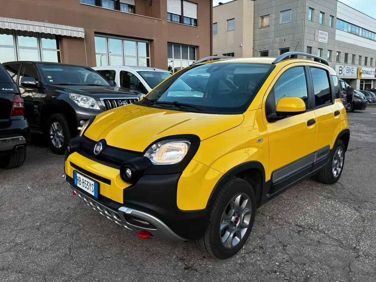 Occasion Fiat Panda Cross Cross 80 ch (58 kW) 2015 Jaune Citadine