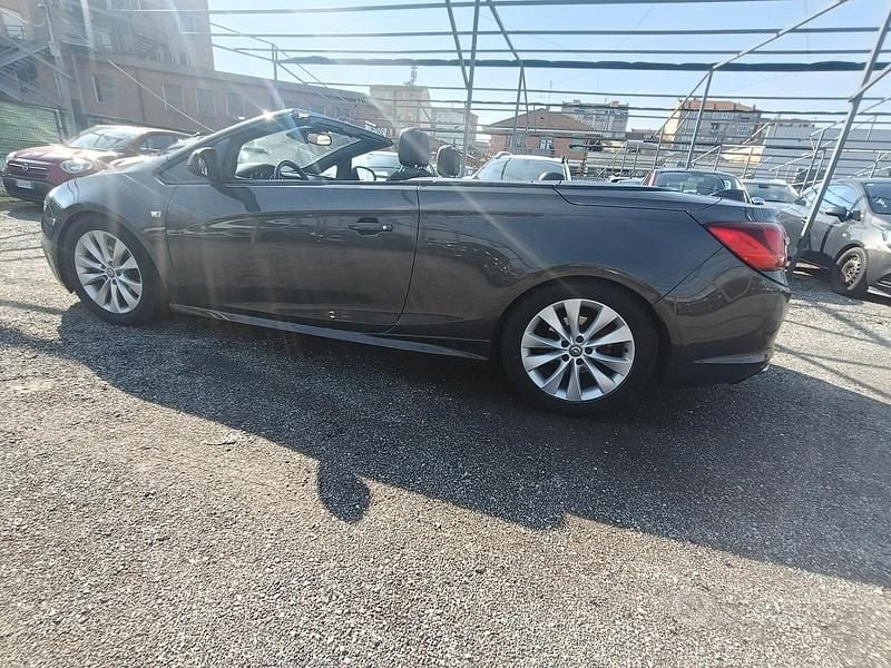 Usata Opel Cascada Cosmo 165 CV (121 kW) 2015 Grigio Cabrio