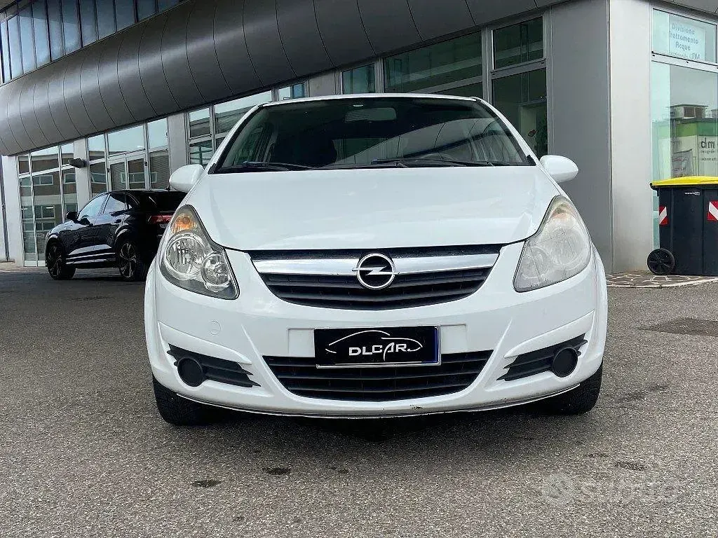 Usata Opel Corsa Club 80 CV (58 kW) 2010 Bianco Utilitaria