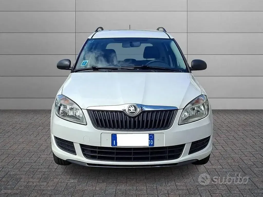 Usata Skoda Roomster Active 69 CV (50 kW) 2013 Bianca Monovolume