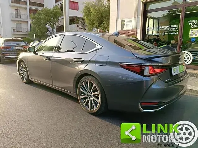 Usata Lexus ES300 Luxury Line 178 CV (130 kW) 2019 Grigio Berlina