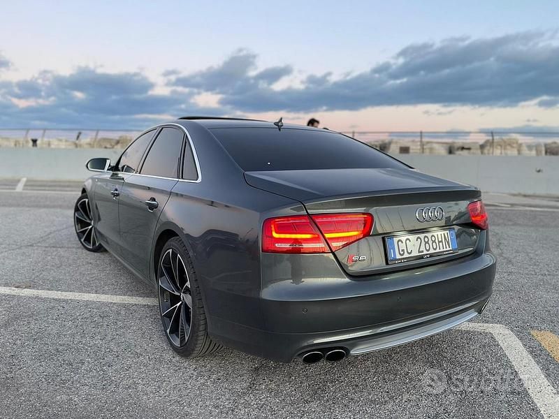 Usata Audi S8 672 CV (494 kW) 2015 Grigio Berlina