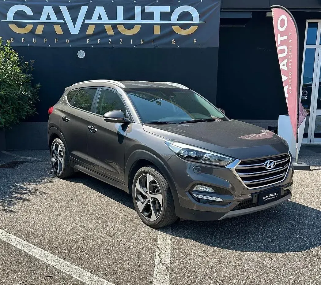 Usata Hyundai Tucson Comfort 136 CV (100 kW) 2017 Grigio SUV