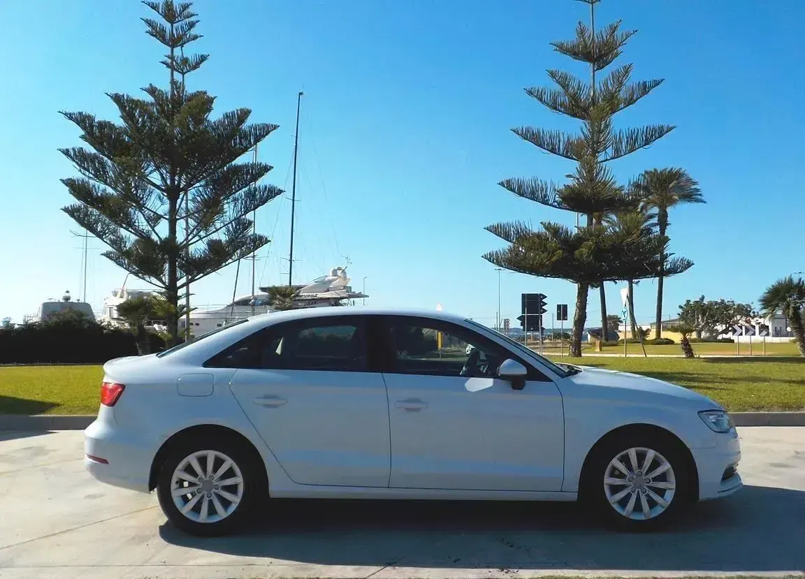 Usata Audi A3 Young 110 CV (80 kW) 2015 Bianco Berlina