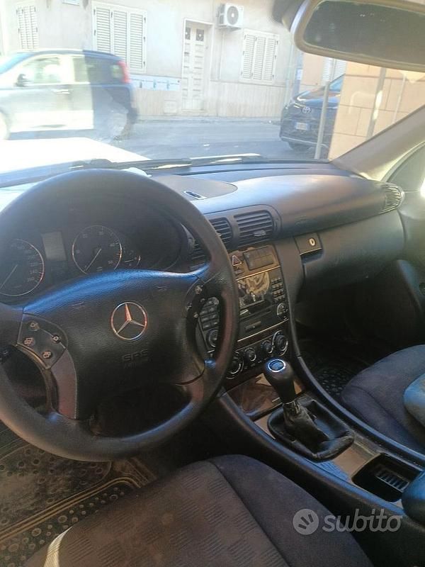 Usata Mercedes C220 150 CV (110 kW) 2005 Grigio Station wagon