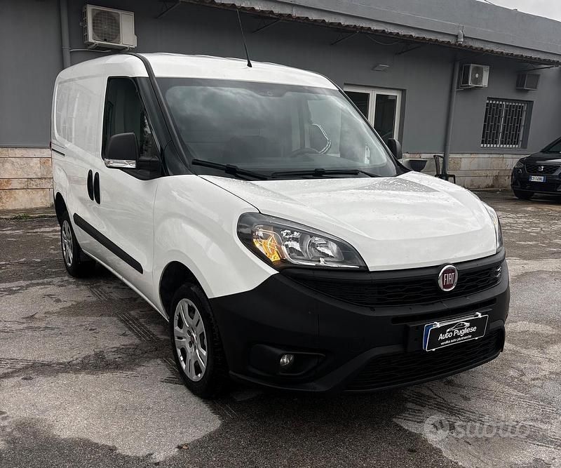 Usata Fiat Doblò Lounge 95 CV (69 kW) 2020 Bianco Monovolume