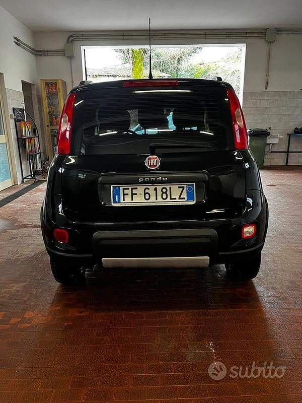 Usata Fiat Panda 4x4 95 CV (69 kW) 2016 Nero Utilitaria