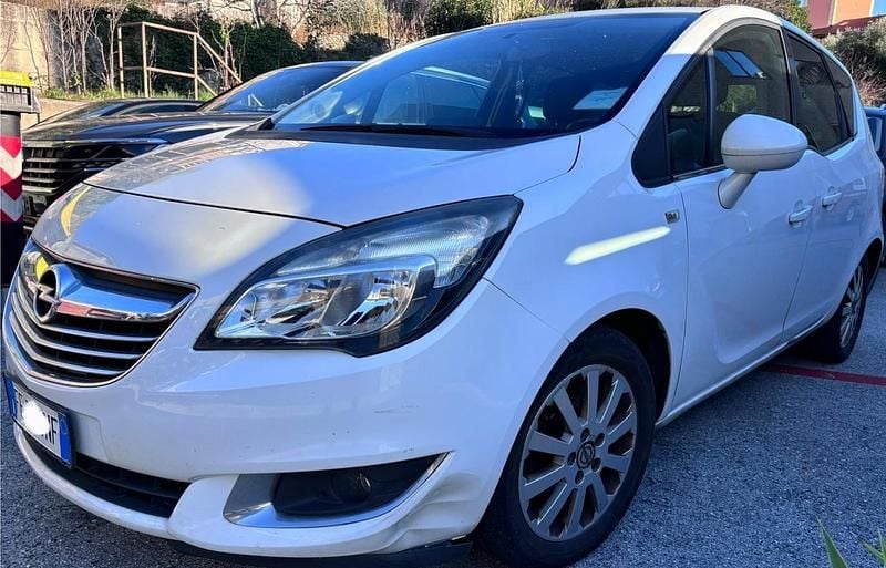 Usata Opel Meriva Cosmo 110 CV (80 kW) 2016 Bianco Monovolume