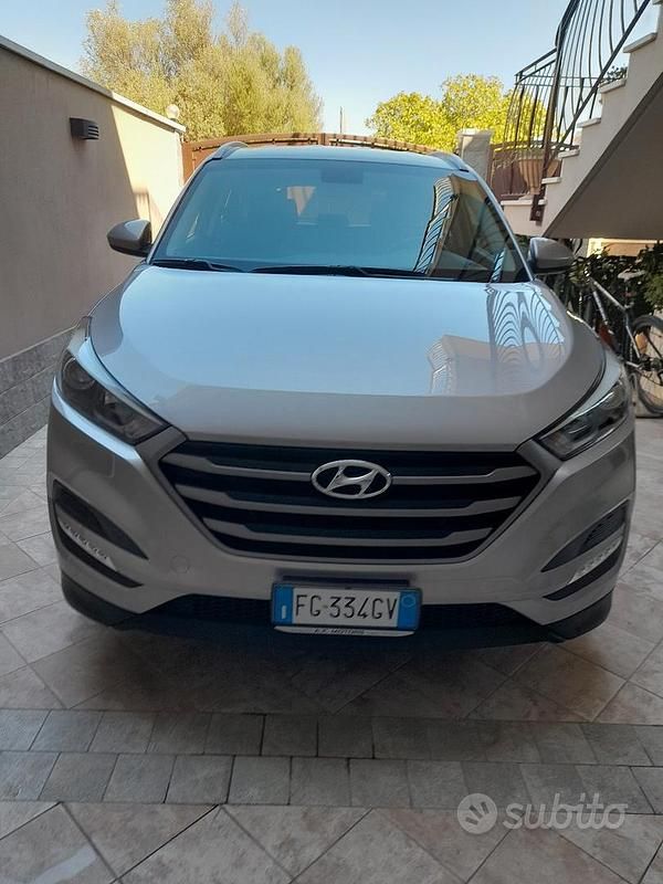 Marrone Usata 2016 Hyundai Tucson SUV | 12.000 € (Ottimo prezzo) - Immagine 1/4