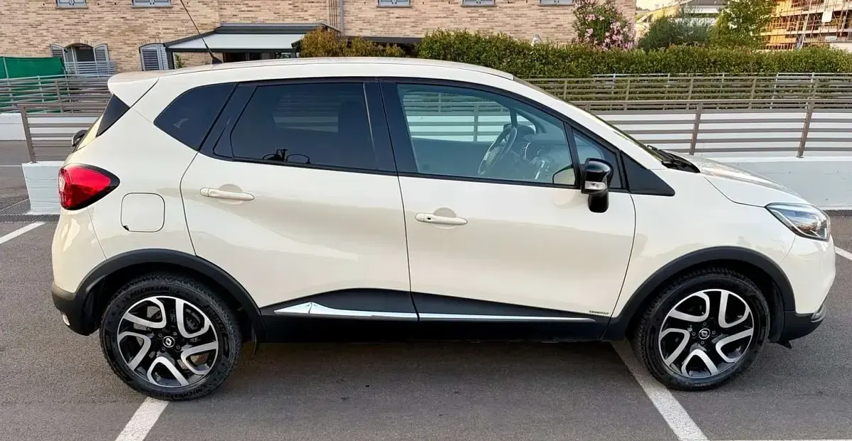 Usata Renault Captur Intens 90 CV (66 kW) 2017 Bianco SUV
