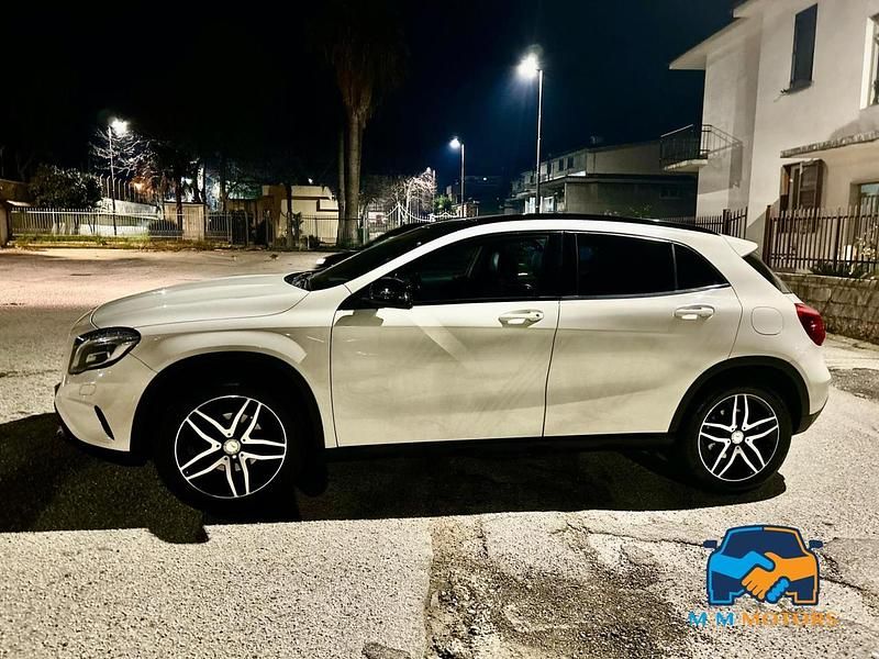 Usata Mercedes GLA200 Premium 136 CV (100 kW) 2016 Bianco SUV