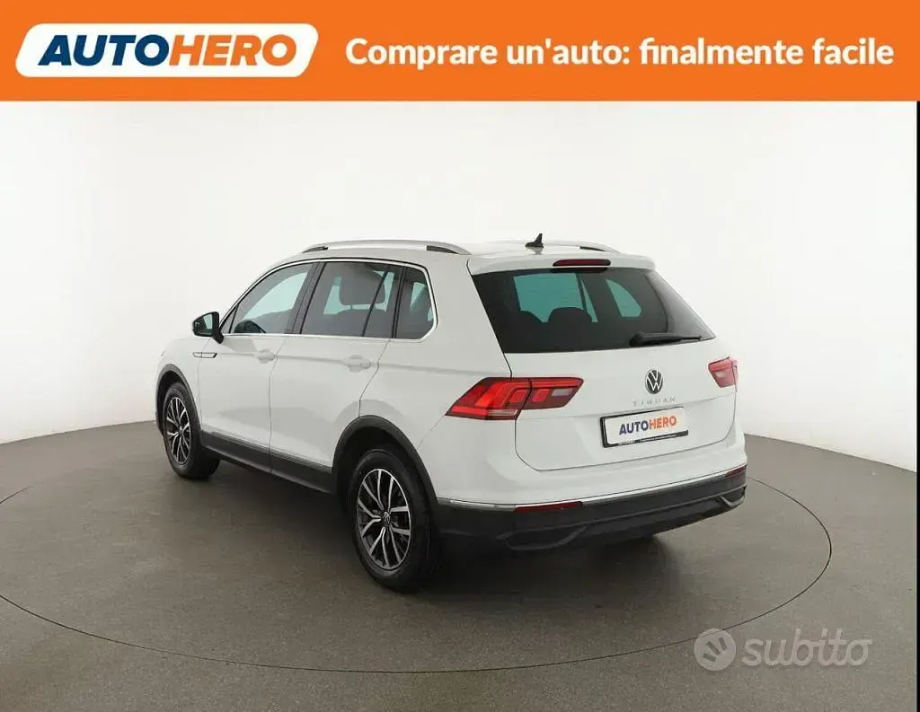 Usata VW Tiguan Life 131 CV (96 kW) 2023 Bianco SUV