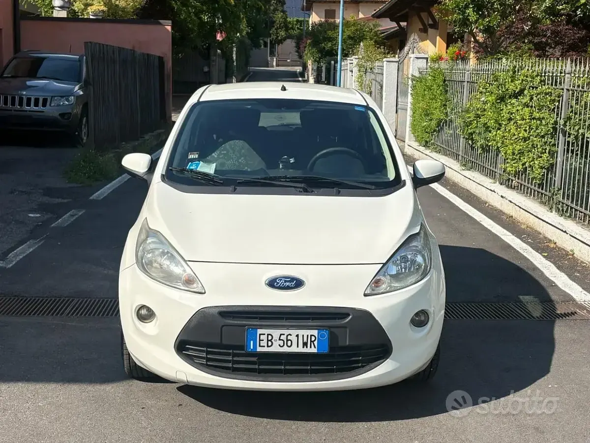 Usata Ford Ka Titanium 69 CV (50 kW) 2010 Bianco Utilitaria