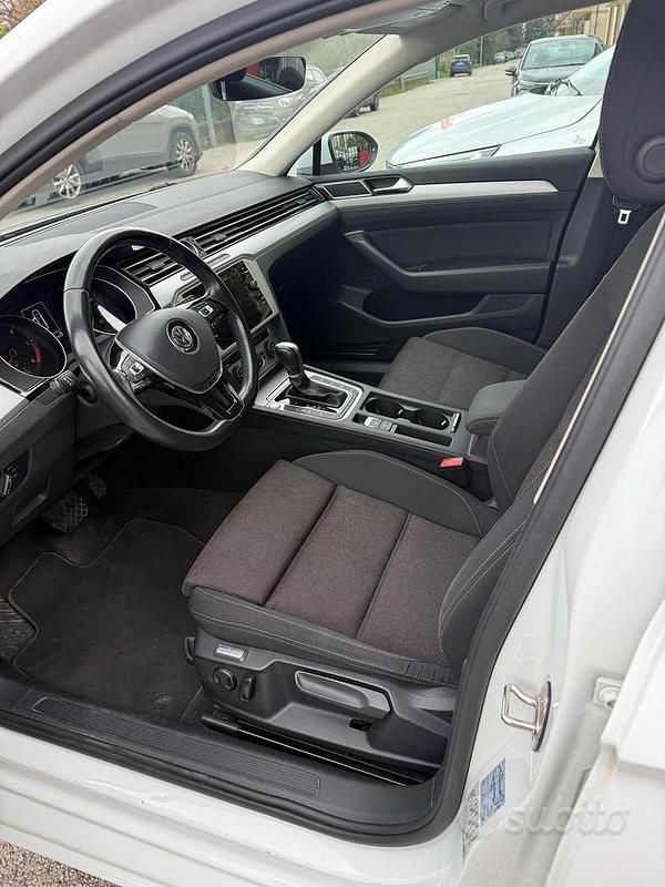 Usata VW Passat Business 120 CV (88 kW) 2017 Bianco Station wagon