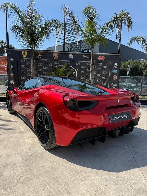 Usata Ferrari 488 670 CV (492 kW) 2018 Rosso Coupé