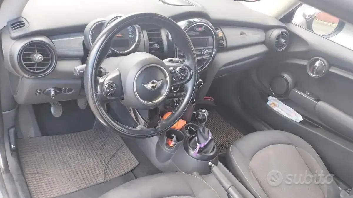 Usata Mini Cooper D 116 CV (85 kW) 2014 Bluazzurro Utilitaria