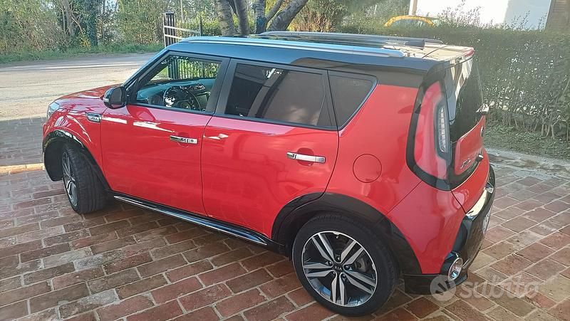 Usata Kia Soul 136 CV (100 kW) 2015 Rosso SUV