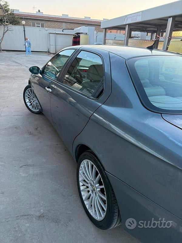 Usata Alfa Romeo 156 140 CV (102 kW) 2004 Berlina