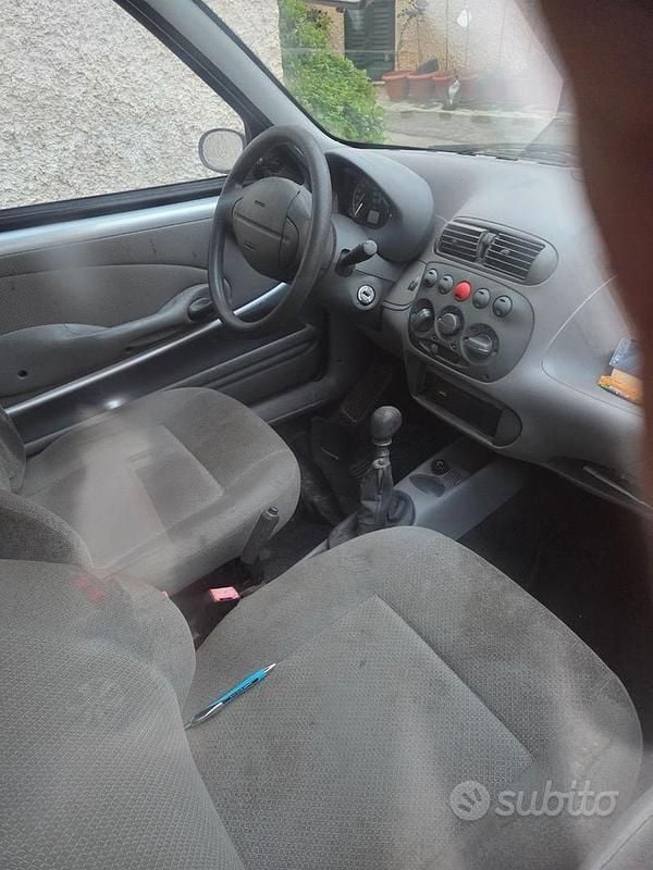 Usata Fiat 600 54 CV (39 kW) 2008 Grigio Utilitaria