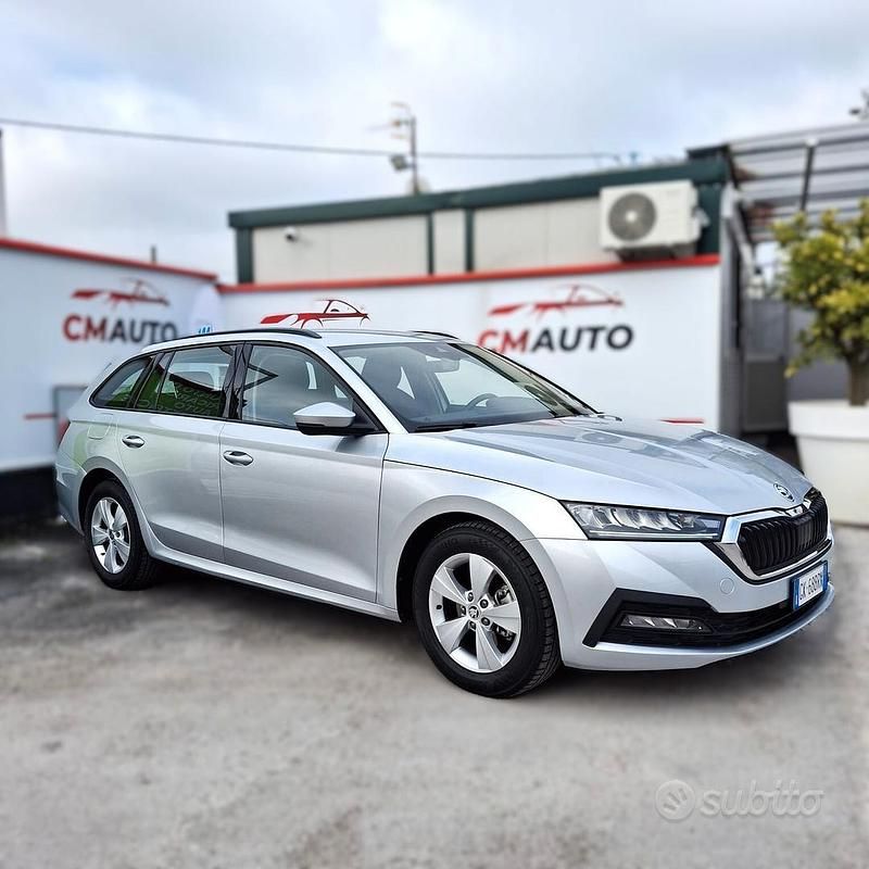 Usado Skoda Octavia G-TEC Style 131 CV (96 kW) 2022 Gris Familiar