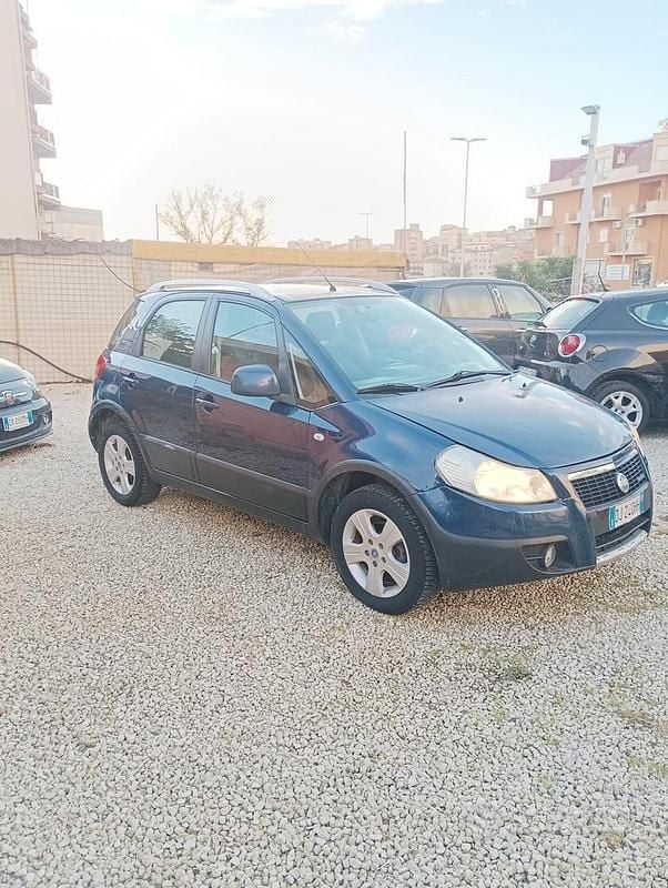 Usata Fiat Sedici Emotion 120 CV (88 kW) 2008 Blu SUV