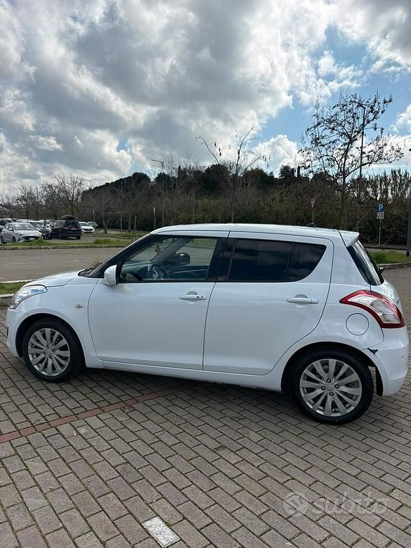 Usata Suzuki Swift 94 CV (69 kW) 2012 Bianco Utilitaria
