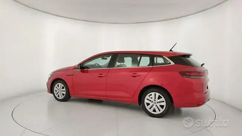 Usata Renault Mégane GrandTour Equilibre 116 CV (85 kW) 2023 Rosso Station wagon
