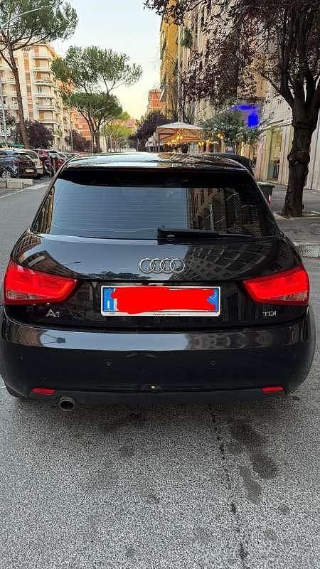 Usata 2013 Audi A1 Attraction Due volumi | 8000 € (Super prezzo) - Immagine 1/4