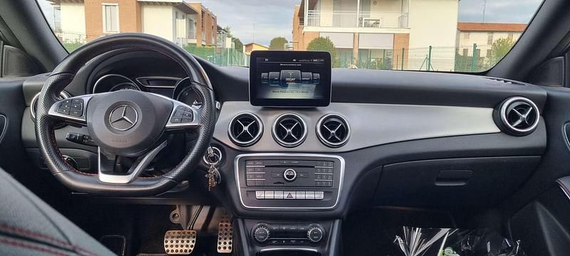 Usata Mercedes CLA220 Shooting Brake Premium 177 CV (130 kW) 2017 Bianco Station wagon