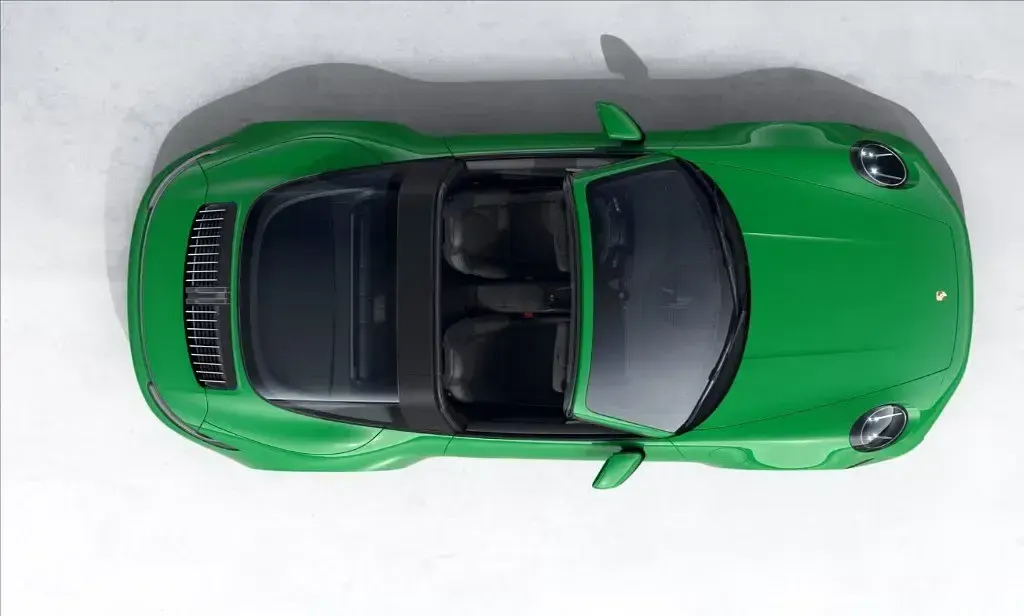 Usata Porsche 911 480 CV (353 kW) 2022 Verde metallizzato Cabrio