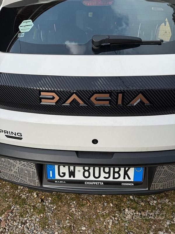 Usata Dacia Spring Extreme 47 kW (65 CV) 2025 Bianco Utilitaria