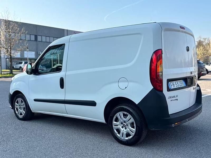 Usata Fiat Doblò 90 CV (66 kW) 2017 Bianco Monovolume