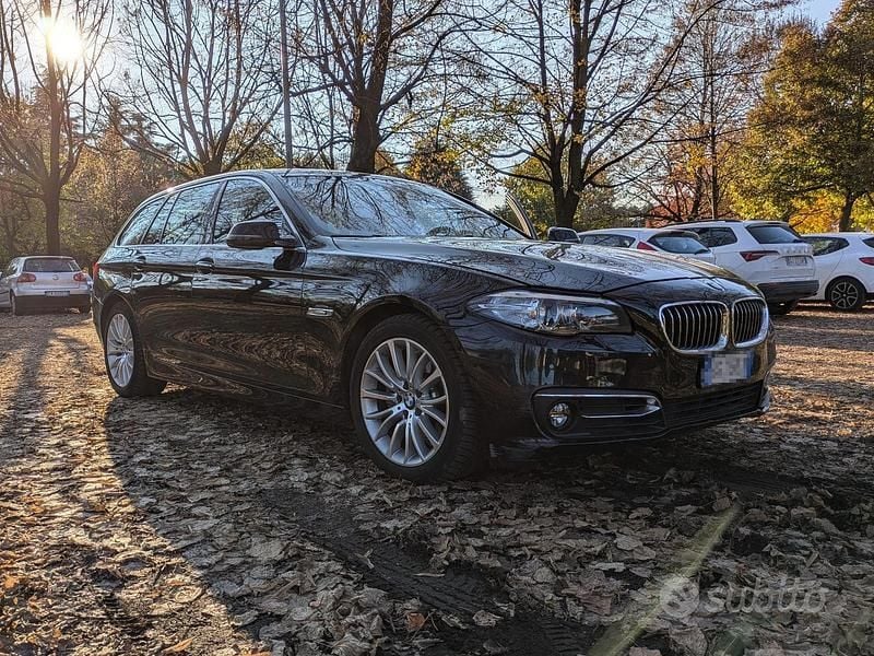 Usata BMW 520 Luxury Line 190 CV (139 kW) 2014 Nero Station wagon