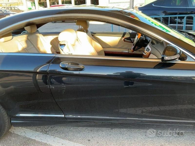 Usata Mercedes CL500 386 CV (283 kW) 2007 Nero Coupé