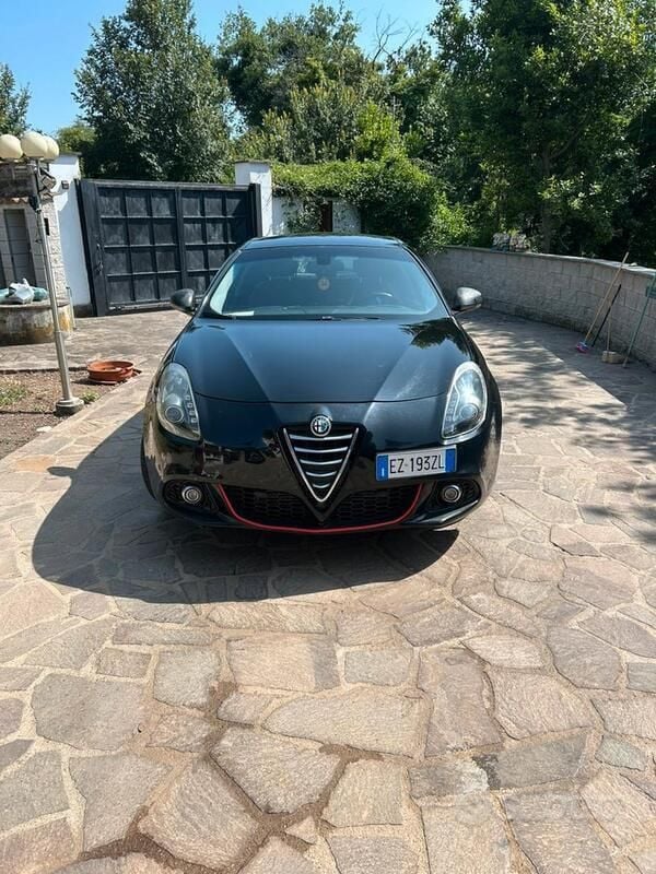 Usata Alfa Romeo Giulietta Distinctive 175 CV (128 kW) 2015 Nero Utilitaria