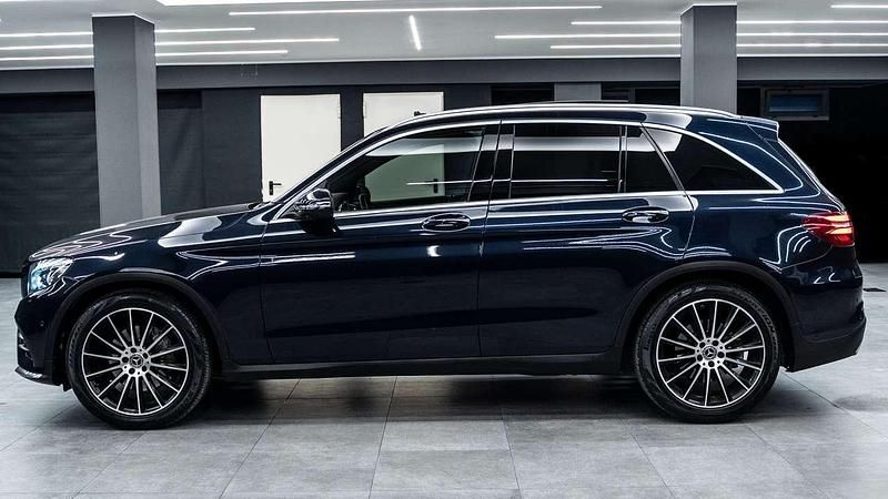 Usata Mercedes GLC250 Premium 204 CV (150 kW) 2018 Blu notte metall perlato Cabrio