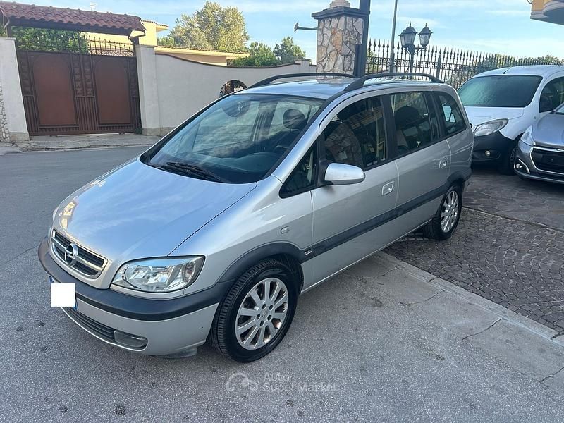 Argento Usata 2004 Opel Zafira Tre volumi | 2800 € (Cara) - Immagine 1/4