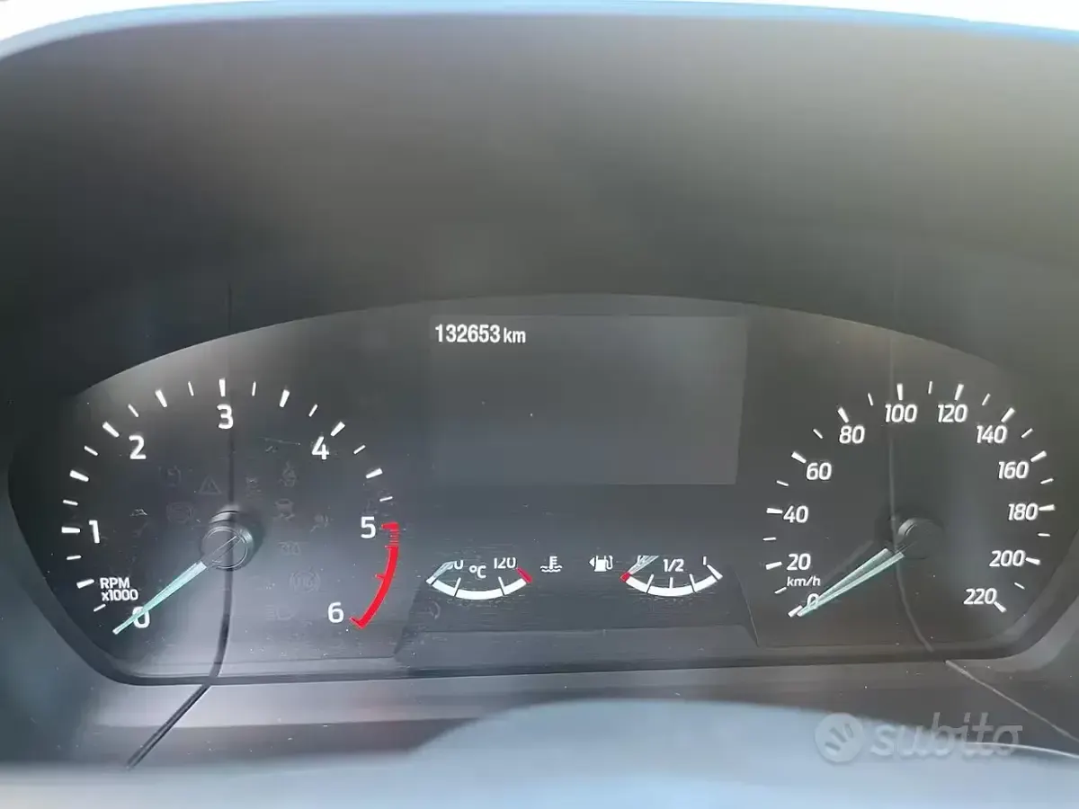 Usata Ford Kuga Titanium 120 CV (88 kW) 2020 Grigio SUV