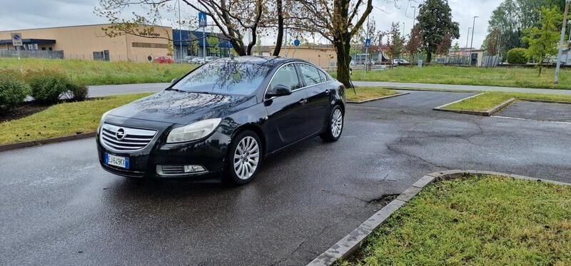 Nero Usata 2011 Opel Insignia Tre volumi | 2900 € (Super prezzo) - Immagine 1/4