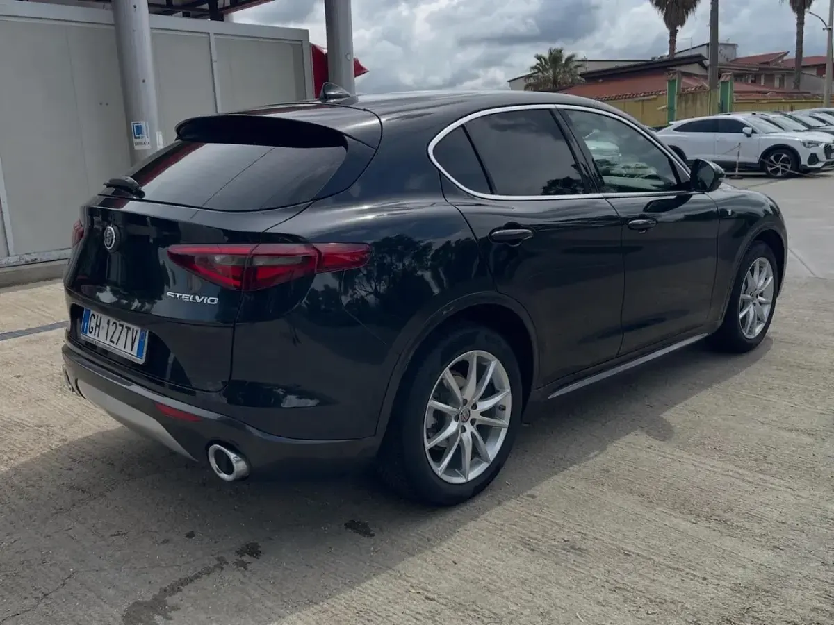 Usata Alfa Romeo Stelvio Ti 190 CV (139 kW) 2022 Nero SUV