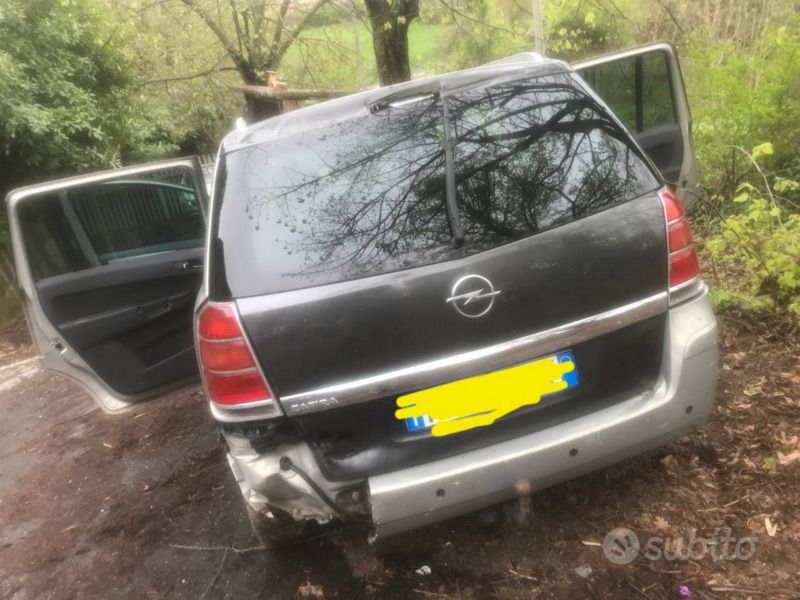Usata Opel Zafira 150 CV (110 kW) 2010 Grigio Monovolume