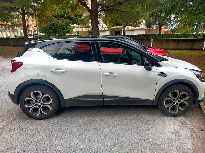 Usata Renault Captur 100 CV (73 kW) 2021 Bianco SUV