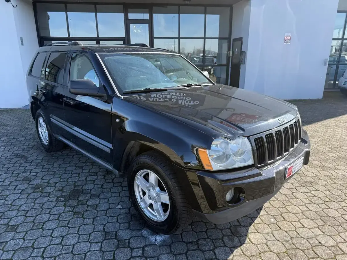 Usata Jeep Grand Cherokee Laredo 211 CV (155 kW) 2006 Nero SUV