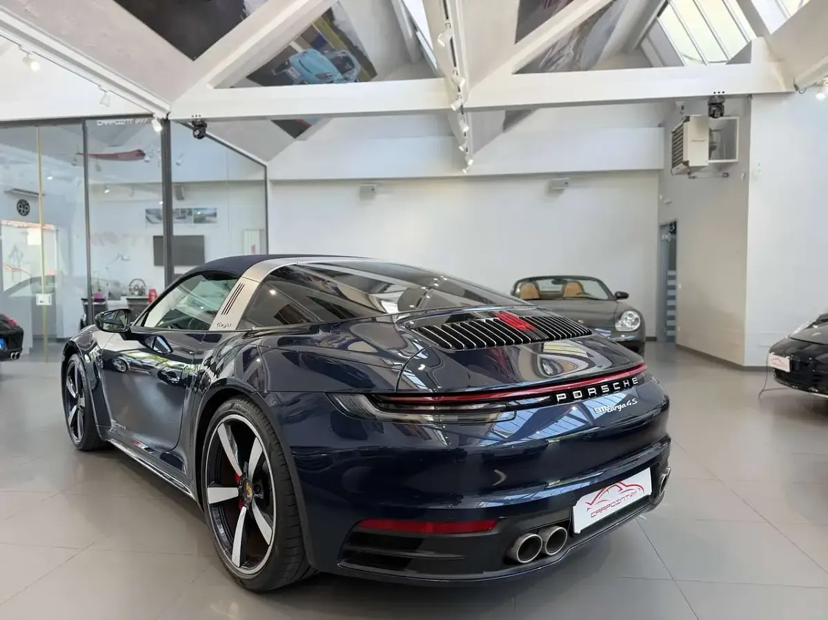 Usata Porsche 992 450 CV (330 kW) 2022 Blu/azzurro Cabrio