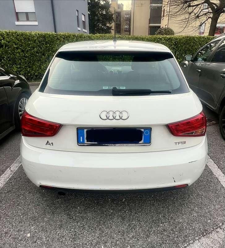Usata Audi A1 Attraction 86 CV (63 kW) 2011 Bianco Utilitaria
