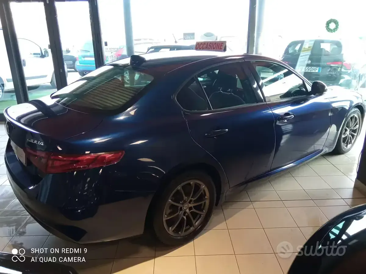 Usata Alfa Romeo Giulia 150 CV (110 kW) 2017 Bluazzurro Berlina