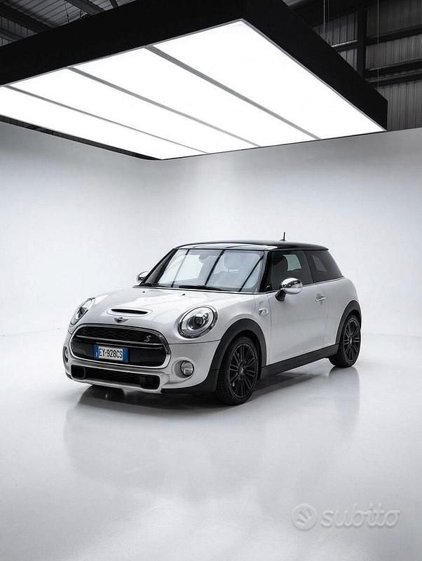 Käytetty Mini Cooper SD 170 HP (125 kW) 2015 Harmaa Viistoperä