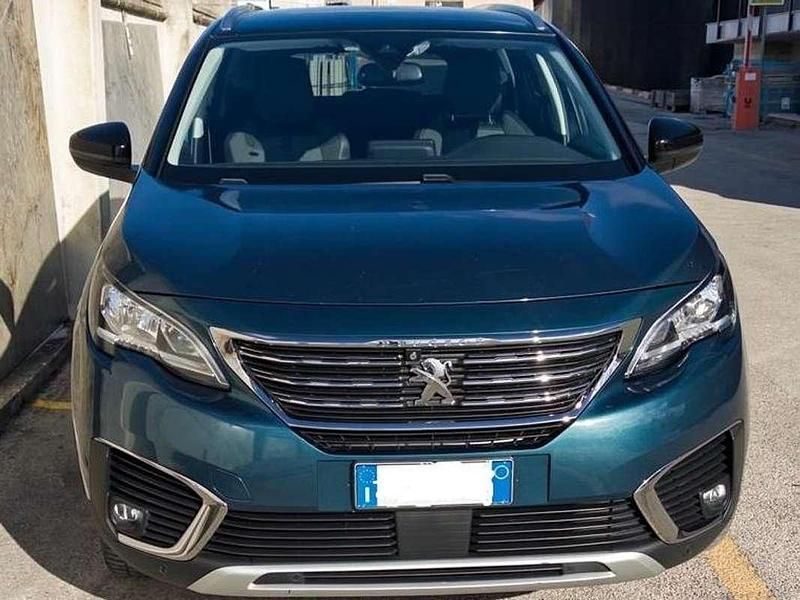 Usata Peugeot 5008 Allure 131 CV (96 kW) 2020 Blu/azzurro SUV