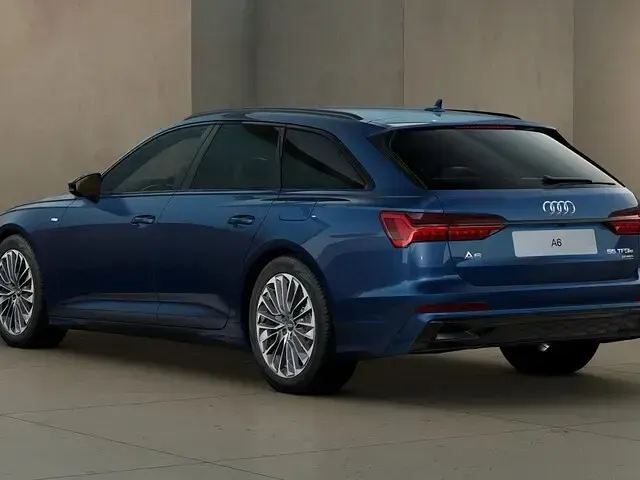Usata Audi A6 S-Line 367 CV (269 kW) 2024 Blu Station wagon