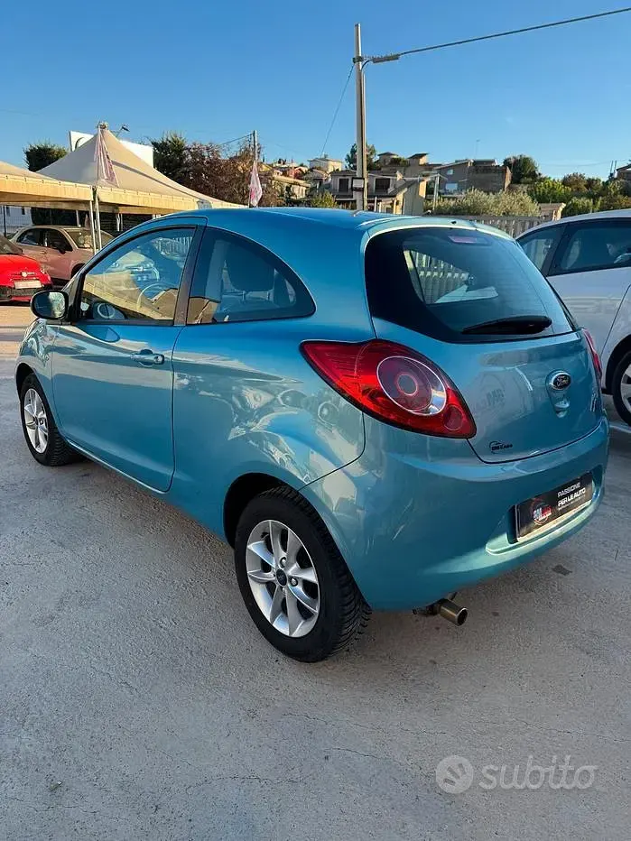 Usata Ford Ka 69 CV (50 kW) 2014 Bluazzurro Berlina